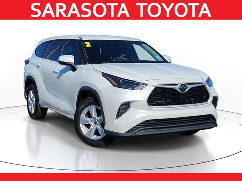 Used 2022 Toyota Highlander L image 1