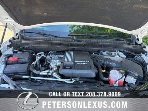 Used 2024 Chevrolet Suburban Premier AWD/4WD image 10