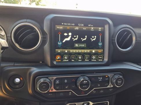 Certified 2022 Jeep Wrangler Unlimited Sahara w/ Cold Weather Group AWD/4WD image 19