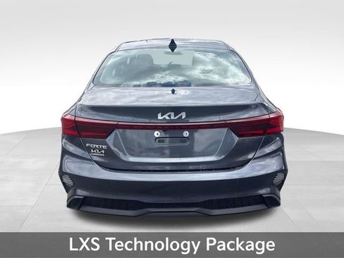 Used 2023 Kia Forte LXS w/ LXS Technology Package FWD image 6