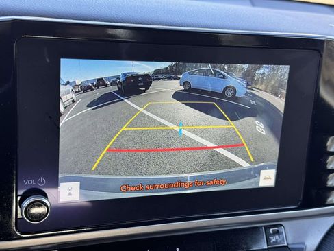 Certified 2025 Toyota Camry SE image 4