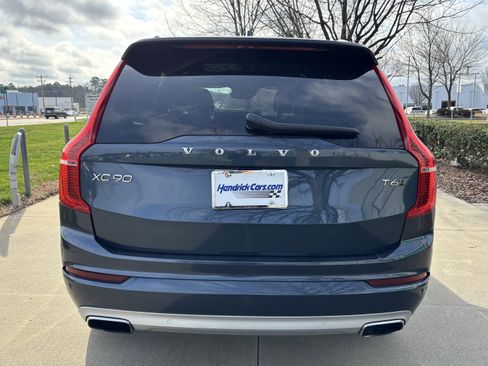 Used 2021 Volvo XC90 T6 Momentum w/ Advanced Package image 9