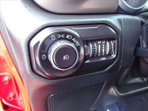 Used 2018 Jeep Wrangler Unlimited Sport S AWD/4WD image 13