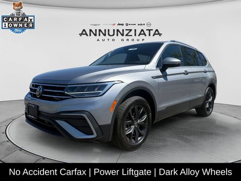 Used 2024 Volkswagen Tiguan SE FWD image 1