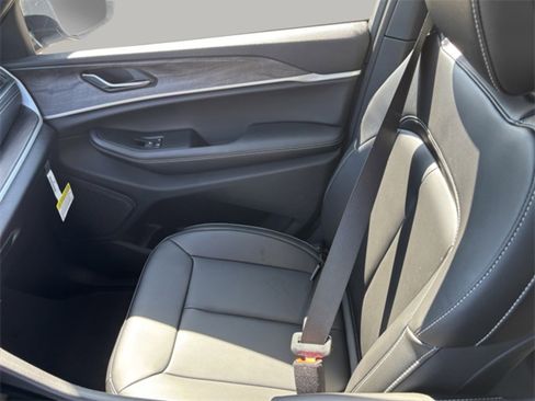 New 2025 Jeep Grand Cherokee L Limited image 16