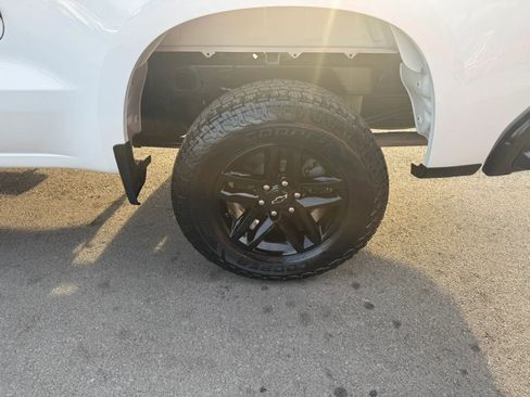 Used 2022 Chevrolet Silverado 1500 Custom Trail Boss AWD/4WD image 18
