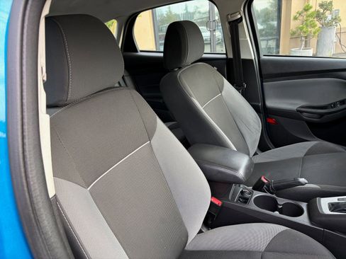 Used 2014 Ford Focus SE FWD image 28