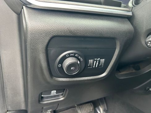 Used 2021 Jeep Grand Cherokee L Overland w/ Luxury Tech Group IV image 21