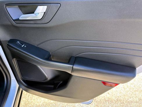 Used 2025 Ford Escape Platinum image 13