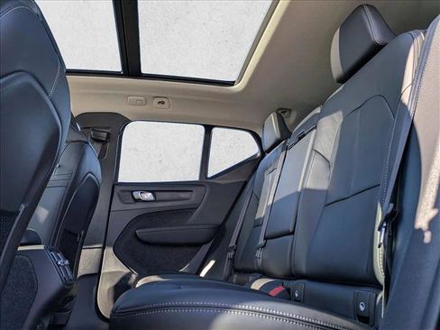 New 2026 Volvo XC40 B5 Ultra w/ Climate Package AWD/4WD image 17