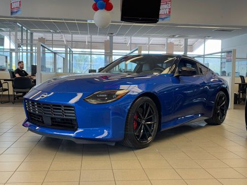 Certified 2024 Nissan Z Performance w/ Floor Mat Package image 2