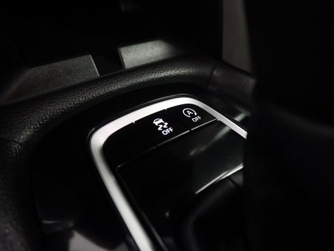 Used 2024 Toyota Corolla Cross LE image 46