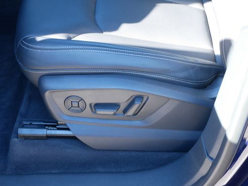 Used 2021 Audi Q8 Premium Plus image 25