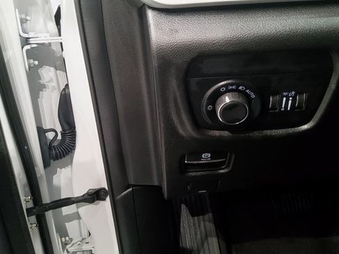 Used 2024 Jeep Grand Cherokee Altitude image 26