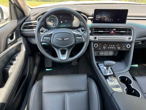 Used 2025 Genesis G70 2.5T image 2
