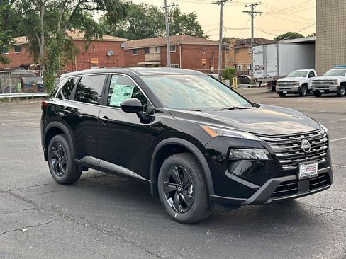 New 2026 Nissan Rogue SV w/ Cold Weather Package AWD/4WD image 3