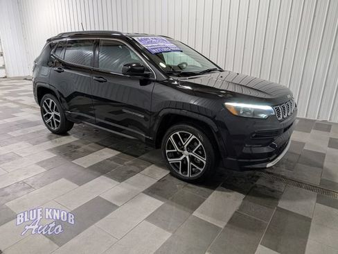 Used 2024 Jeep Compass Limited w/ Elite Group AWD/4WD image 5