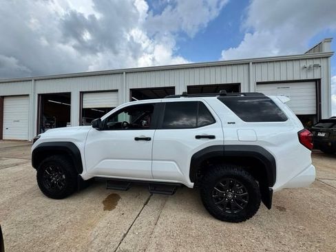 New 2026 Toyota 4Runner SR5 RWD image 7