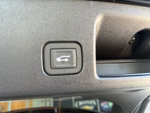 New 2025 Chevrolet Equinox EV RS image 12