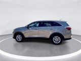 Used 2019 Kia Sorento LX image 4