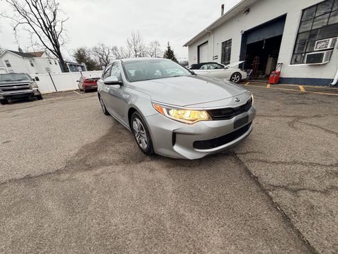 Used 2017 Kia Optima EX image 5