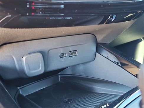 New 2026 Chevrolet Trax RS w/ Sunroof Package image 27