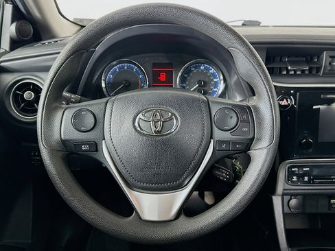 Used 2019 Toyota Corolla LE image 18
