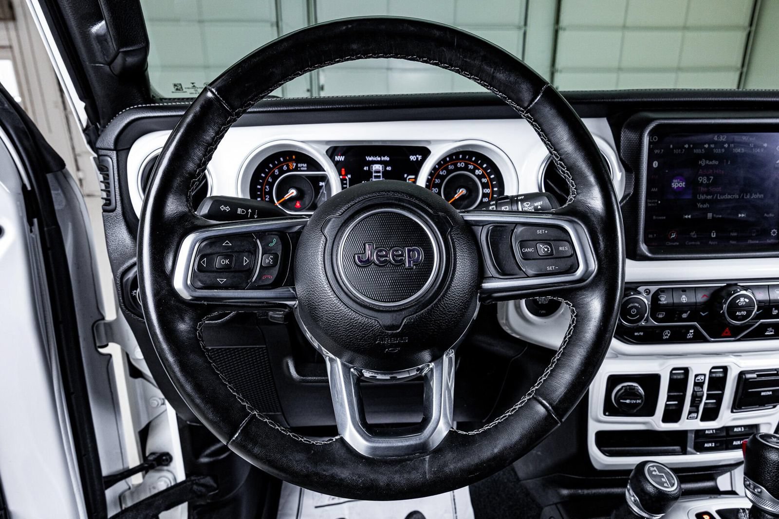 Used 2022 Jeep Wrangler Unlimited Sahara w/ Cold Weather Group AWD/4WD image 15