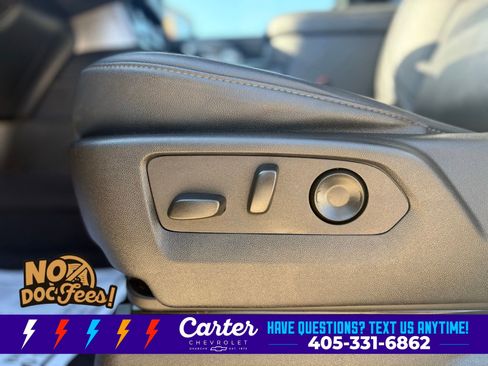 Used 2024 Chevrolet Suburban LT RWD image 21