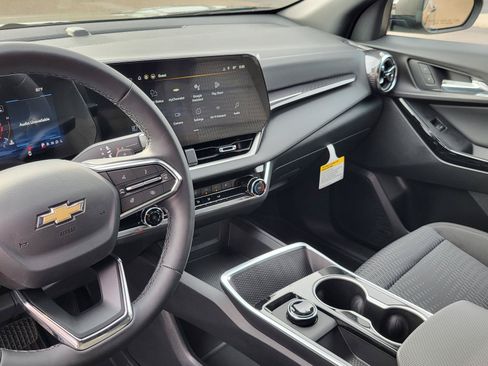 New 2026 Chevrolet Equinox LT w/ Safety and Technology Package FWD image 18