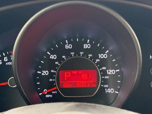 Used 2016 Kia Soul + w/ Primo Package FWD image 21