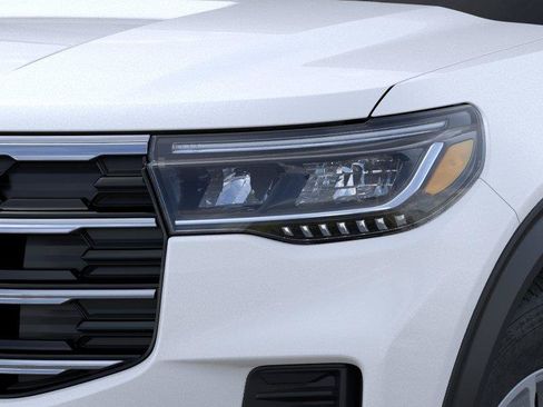 New 2026 Ford Explorer Active RWD image 18