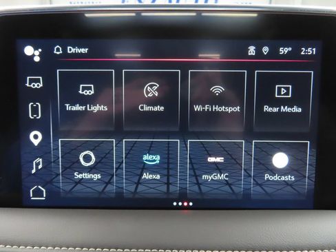Used 2024 GMC Yukon SLT w/ SLT Luxury Package AWD/4WD image 28