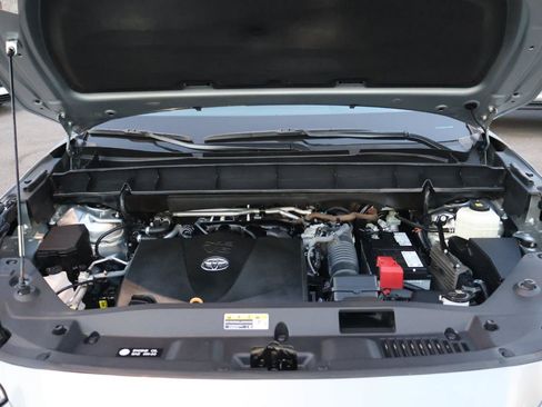 Used 2020 Toyota Highlander Limited FWD image 16