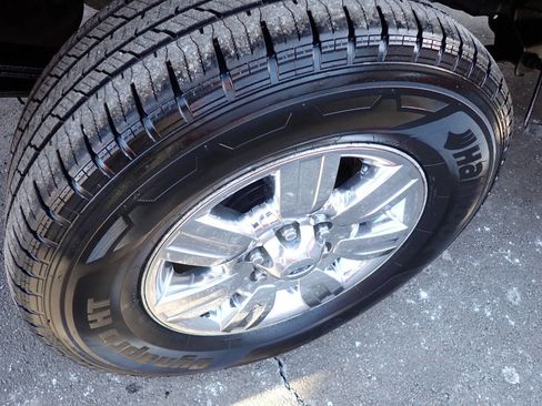 Used 2013 Ford F150 XLT w/ Luxury Equipment Group image 7