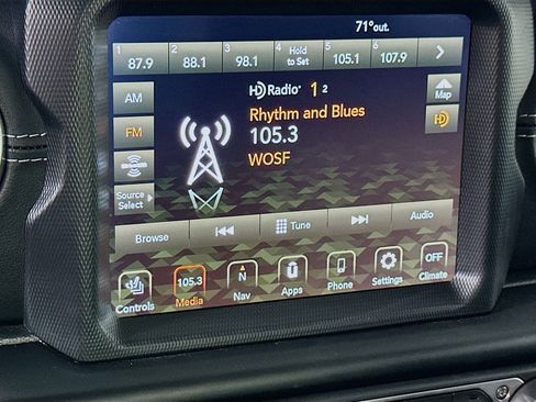 Used 2023 Jeep Wrangler Unlimited Sahara w/ Cold Weather Group AWD/4WD image 21