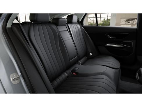 Used 2025 Mercedes-Benz E 450 4MATIC All-Terrain Wagon image 9