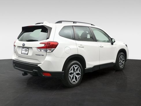 Used 2021 Subaru Forester Premium AWD/4WD image 8