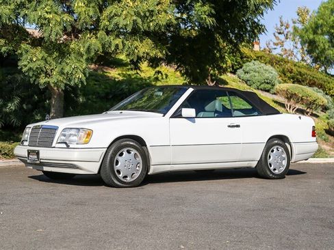 Used 1995 Mercedes-Benz E 320 Convertible image 8