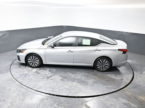 Used 2024 Nissan Altima 2.5 SV image 44