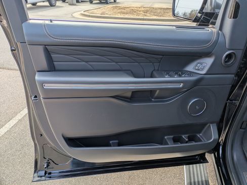 Certified 2024 Ford Expedition Platinum image 15