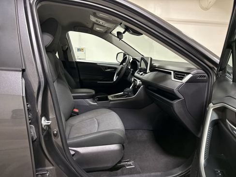 Used 2024 Toyota RAV4 XLE FWD image 22