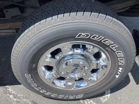 Used 2016 Ford F250 XLT w/ XLT Premium Package AWD/4WD image 9