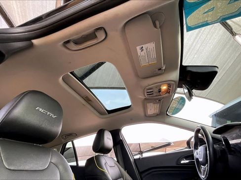 Used 2024 Chevrolet Trax ACTIV w/ Sunroof Package image 15