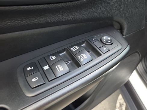 Used 2020 Jeep Cherokee Trailhawk w/ Technology Group image 24