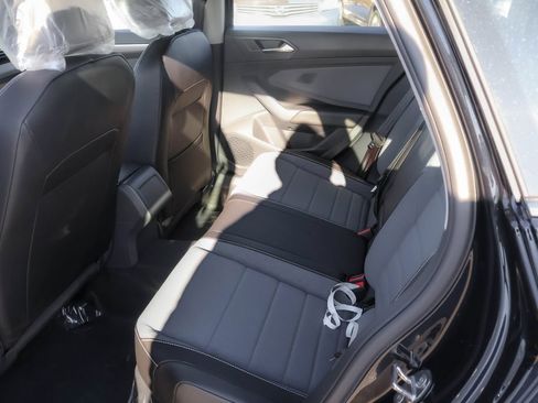New 2026 Volkswagen Jetta SE FWD image 32