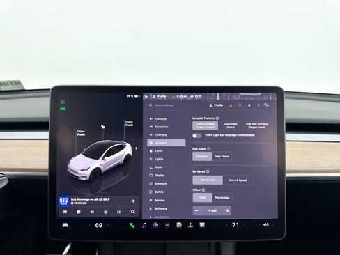 Used 2022 Tesla Model Y Performance AWD/4WD image 9