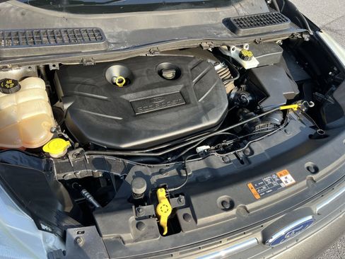 Used 2016 Ford Escape SE FWD image 25