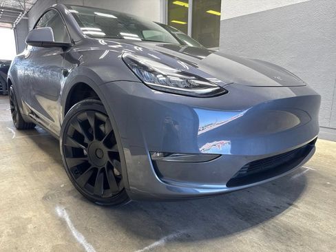 Used 2023 Tesla Model Y Long Range AWD/4WD image 2