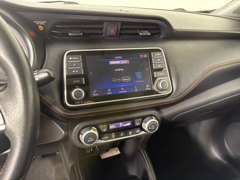 Used 2018 Nissan Kicks SR w/ Premium Package FWD image 15